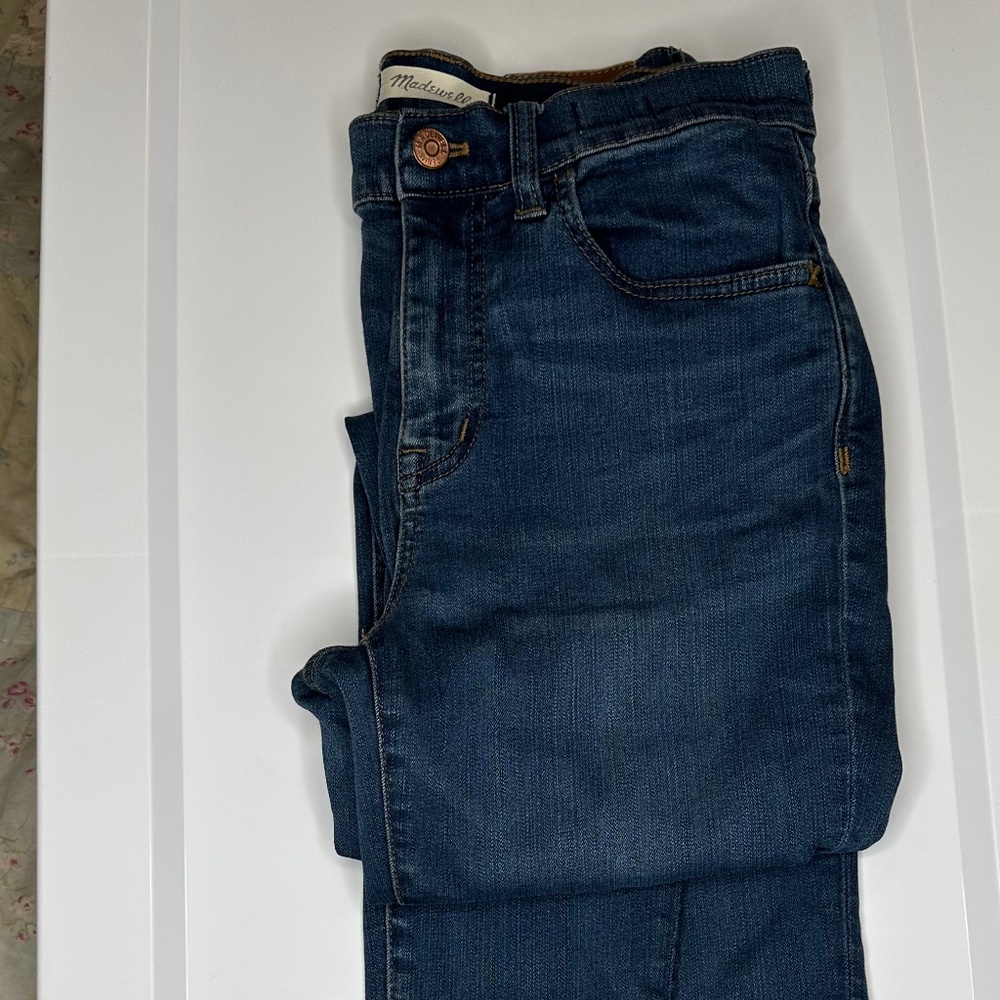Madewell “Roadtripper” size 28 dark wash straight/skinny jeans